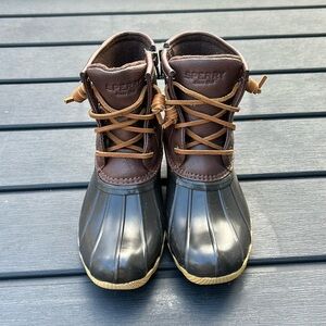 Sperry Saltwater Boot Girls size 1M, brown